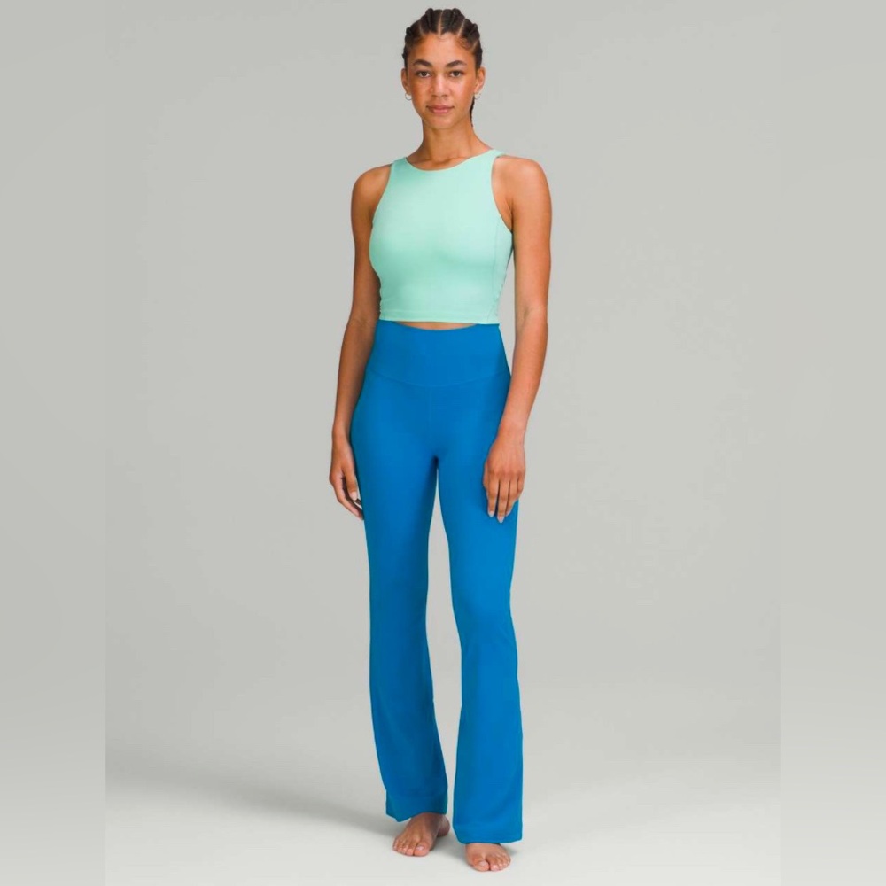 Lululemon 💎 Groove Super-High-Rise Flared Pant *Nulu
Poolside size 6